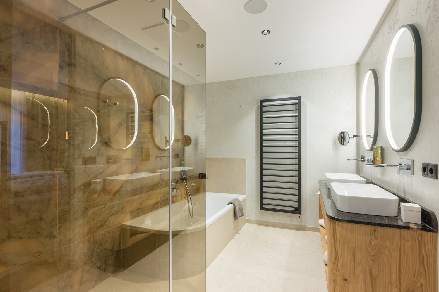 Wellnesshotel: Badezimmer Alpin Suite mit Bio-Sauna  - Ferienhotel Sonnenhof****