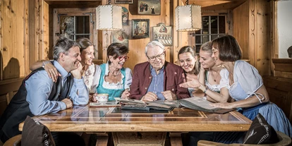 Wellnessurlaub - Pilates - Steinberg am Rofan - Wir freuen uns auf Sie! Ihre Familie Egger - Genießer-Hotel Theresa