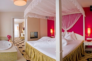 Wellnesshotel: Honeymoon-Suite mit Whirlpool - Romantik & Spa Alpen-Herz