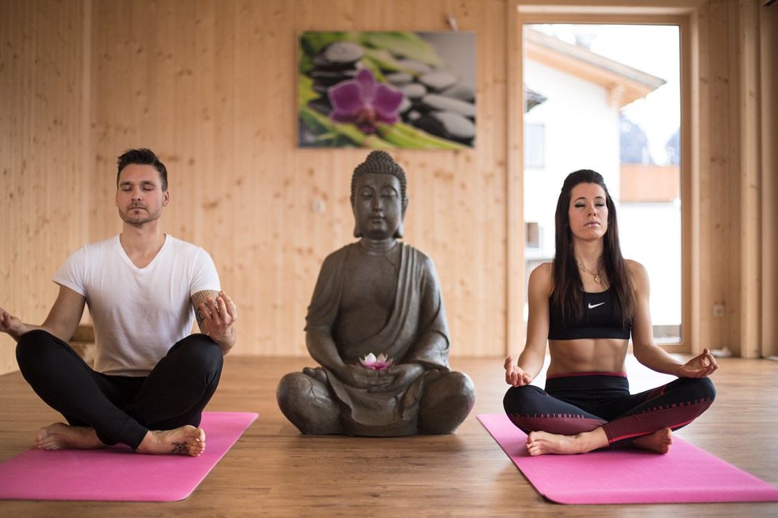 Wellnesshotel: Yoga-Einheiten - Romantik & Spa Alpen-Herz