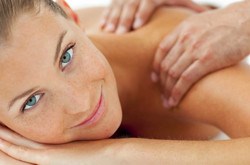 Hotel Alpenhof  Massagen im Detail Entspannen bei Massagen und Beauty-Behandlungen