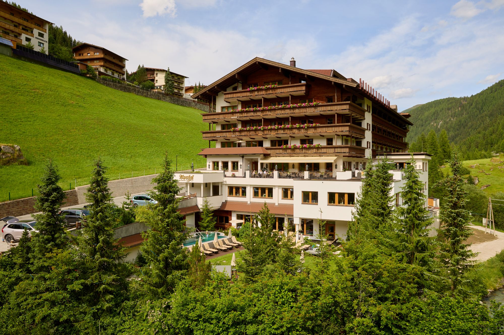 Wellnesshotel: Hotel Alpenhof Außenansicht - Hotel Alpenhof 