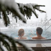 Wellnesshotel - Panorama-Außenpool Winter - Hotel Alpenhof 