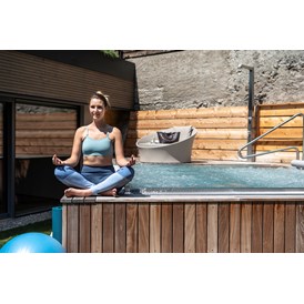 Wellnesshotel: wöchentliche Yoga Einheiten  - Hotel das stachelburg