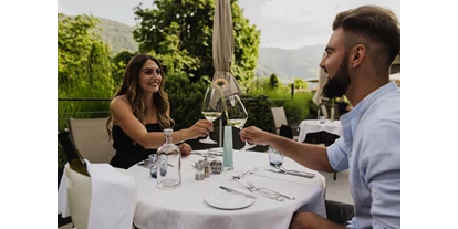 Wellnessurlaub - Oberbozen - Dinner an lauen Abenden auf unserer Terrasse - Hotel das stachelburg