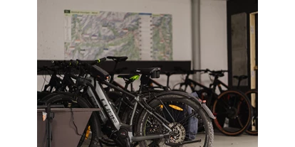 Wellnessurlaub - Oberbozen - Bikelager mit Lademöglichkeit und E-Bike-Verleih - Hotel das stachelburg