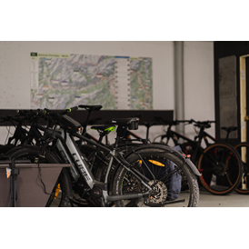 Wellnesshotel: Bikelager mit Lademöglichkeit und E-Bike-Verleih - Hotel das stachelburg