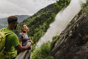 Wellnesshotel: Wandern zum Partschinser Wasserfall, direkt vom Hotel  - Hotel das stachelburg