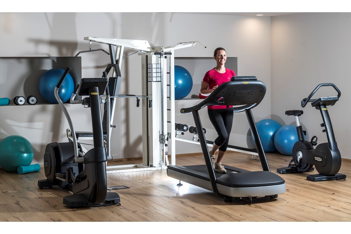 Wellnesshotel: Techno Gym Geräte - Hotel das stachelburg