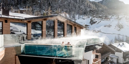 Wellnessurlaub - Dorf Tirol - Summit Infinity Pool - Hotel Das Central - Alpine. Luxury. Life.
