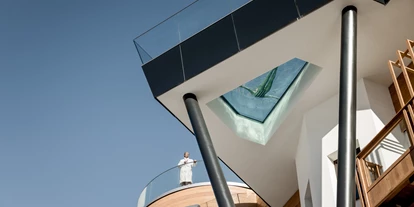 Wellnessurlaub - Dorf Tirol - Summit Infinity Pool - Hotel Das Central - Alpine. Luxury. Life.
