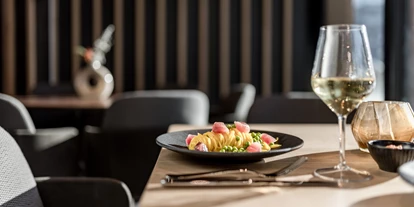 Wellnessurlaub - Dorf Tirol - Summit Bistro & Bar - Hotel Das Central - Alpine. Luxury. Life.