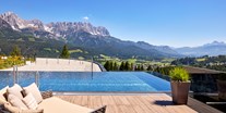Wellnessurlaub - Pools: Infinity Pool - Hotel Kaiserhof