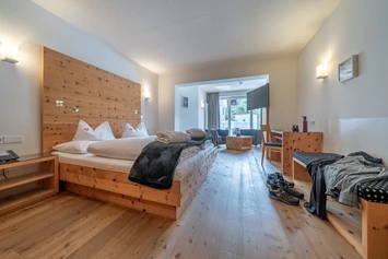 Wellnesshotel: Viel Platz finden Sie in unseren alpin:design Zimmern und Suiten - Alpin ART & SPA Hotel Naudererhof