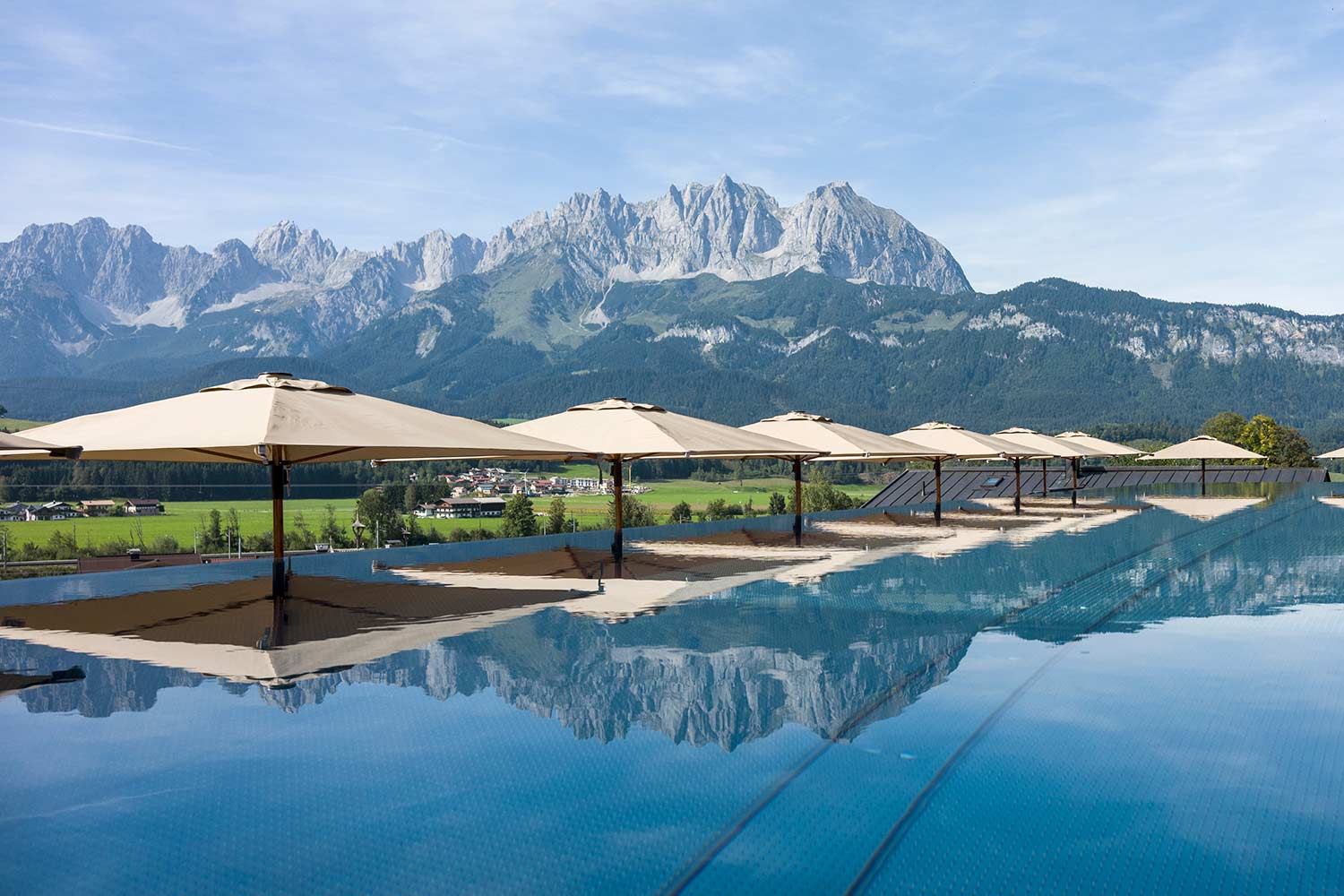 Wellnessurlaub - Dienten am Hochkönig - Infinity Pool mit Sonnenterrasse - Hotel Penzinghof