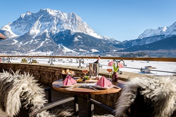 Wellnesshotel: Die Zugspitze im Winter
©️ Günter Standl - Hotel Post Lermoos