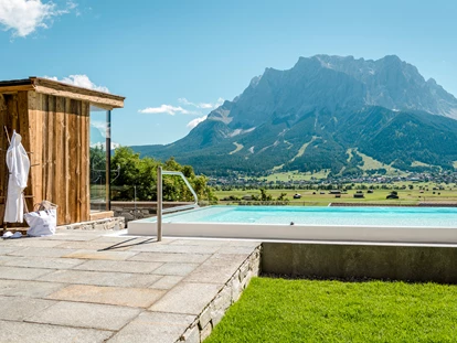 Wellnessurlaub - Fahrradverleih - Innsbruck - Außenpool
©️ Günter Standl - Hotel Post Lermoos