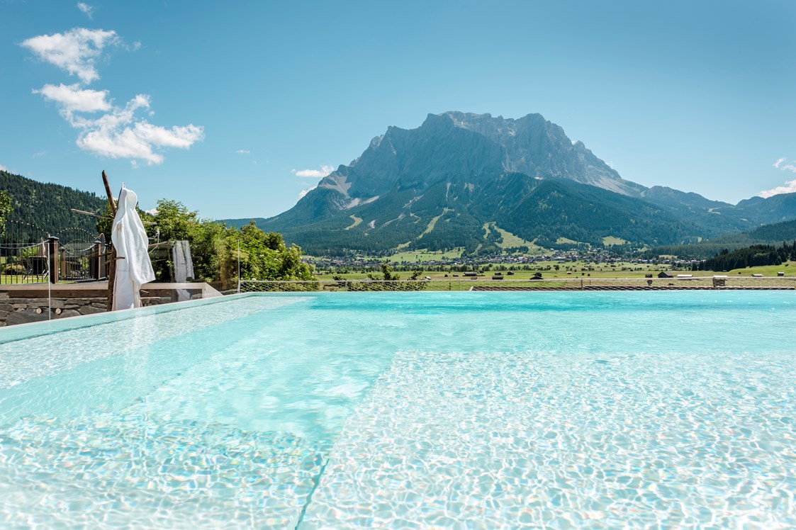 Wellnesshotel: Die Zugspitze immer im Blick haben...
©️ Günter Standl - Hotel Post Lermoos