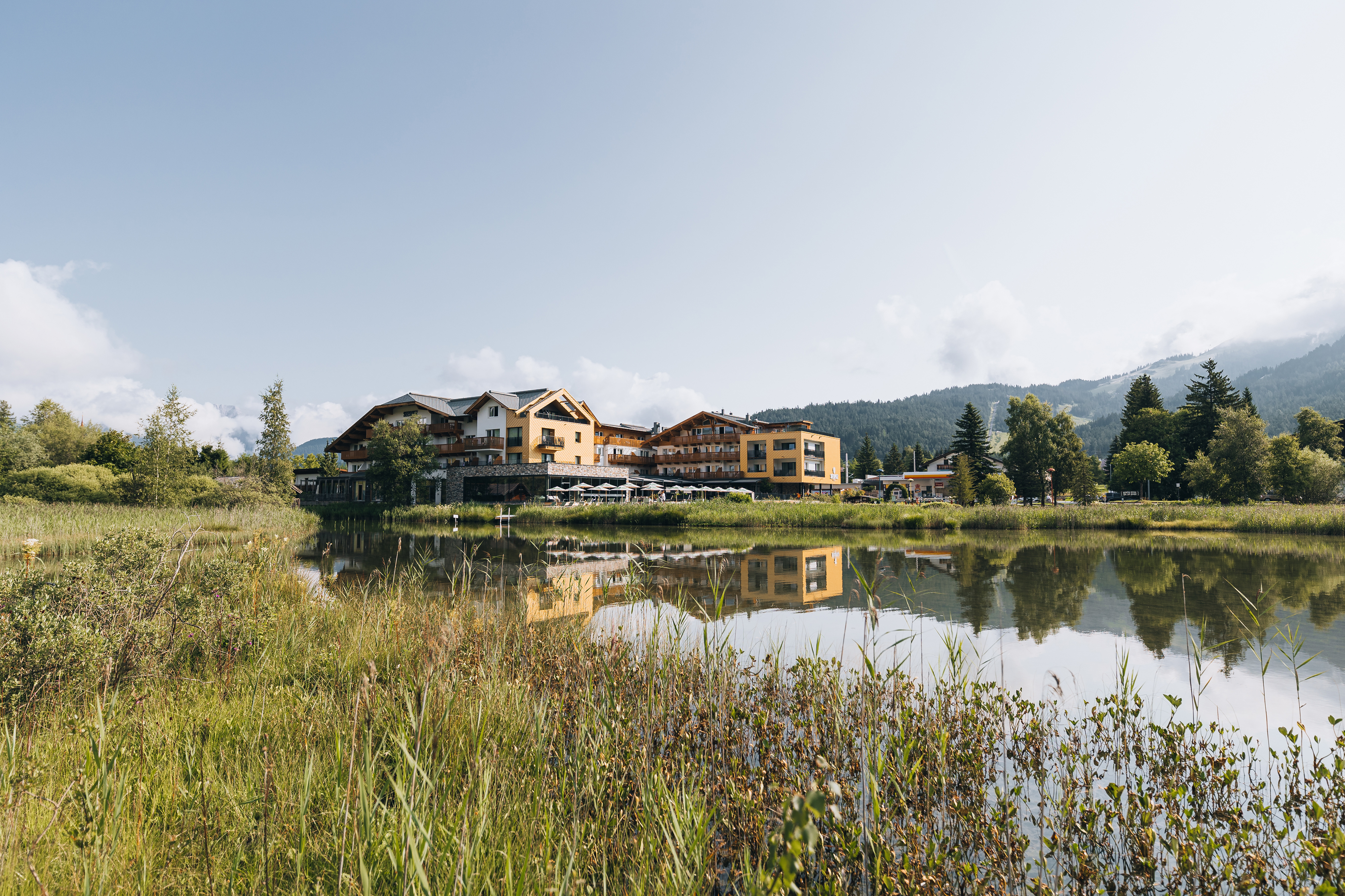 Wellnesshotel: Gebäudeansicht Sommer - Hotel Seespitz****S - Adults & Residents Only