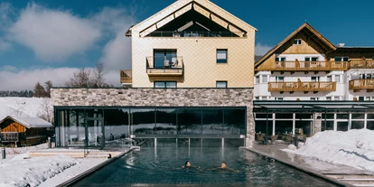 Wellnessurlaub - Klassifizierung: 4 Sterne S - Ampass - Gebäudeansicht Winter - Hotel Seespitz****S - Adults & Residents Only