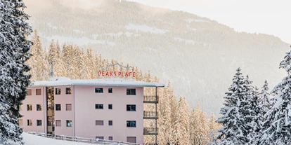 Wellnessurlaub - Day SPA - Graubünden - Peaks Place aussen - Peaks Place Apartment-Hotel & Spa