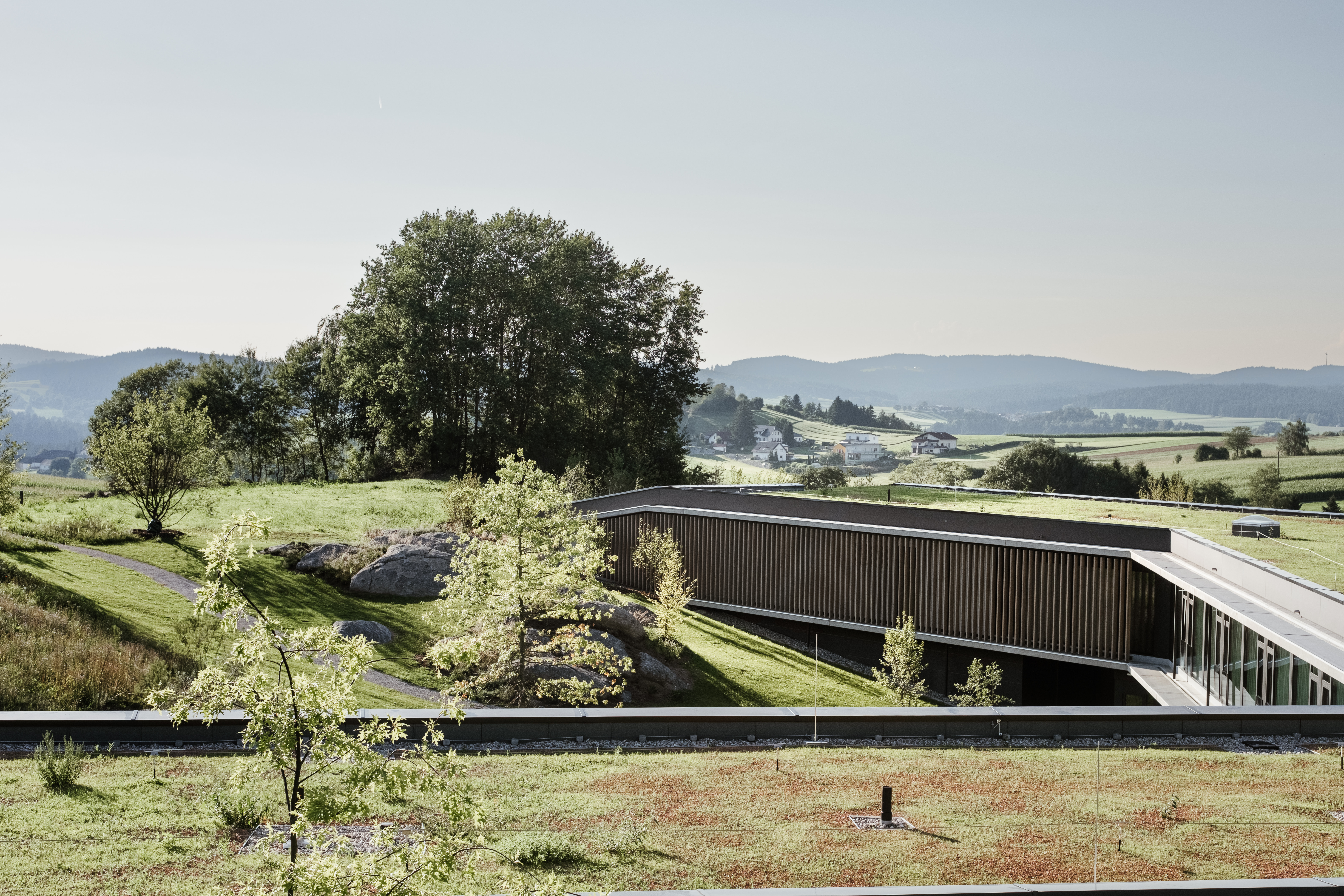 Wellnesshotel: Loxone Campus eingebettet in Mühlviertler Hügellandschaft - Loxone Campus