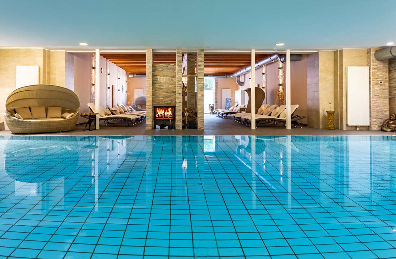 Hotel Badehof  Saunen und Bäder im Detail Schwimmbad