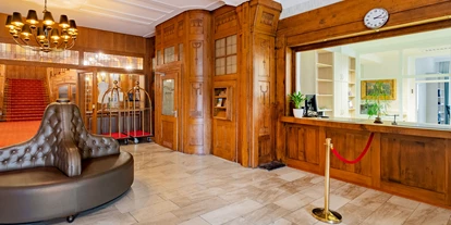 Wellnessurlaub - Finnische Sauna - Fladungen - Eingangsbereich/Rezeption - Hotel Badehof
