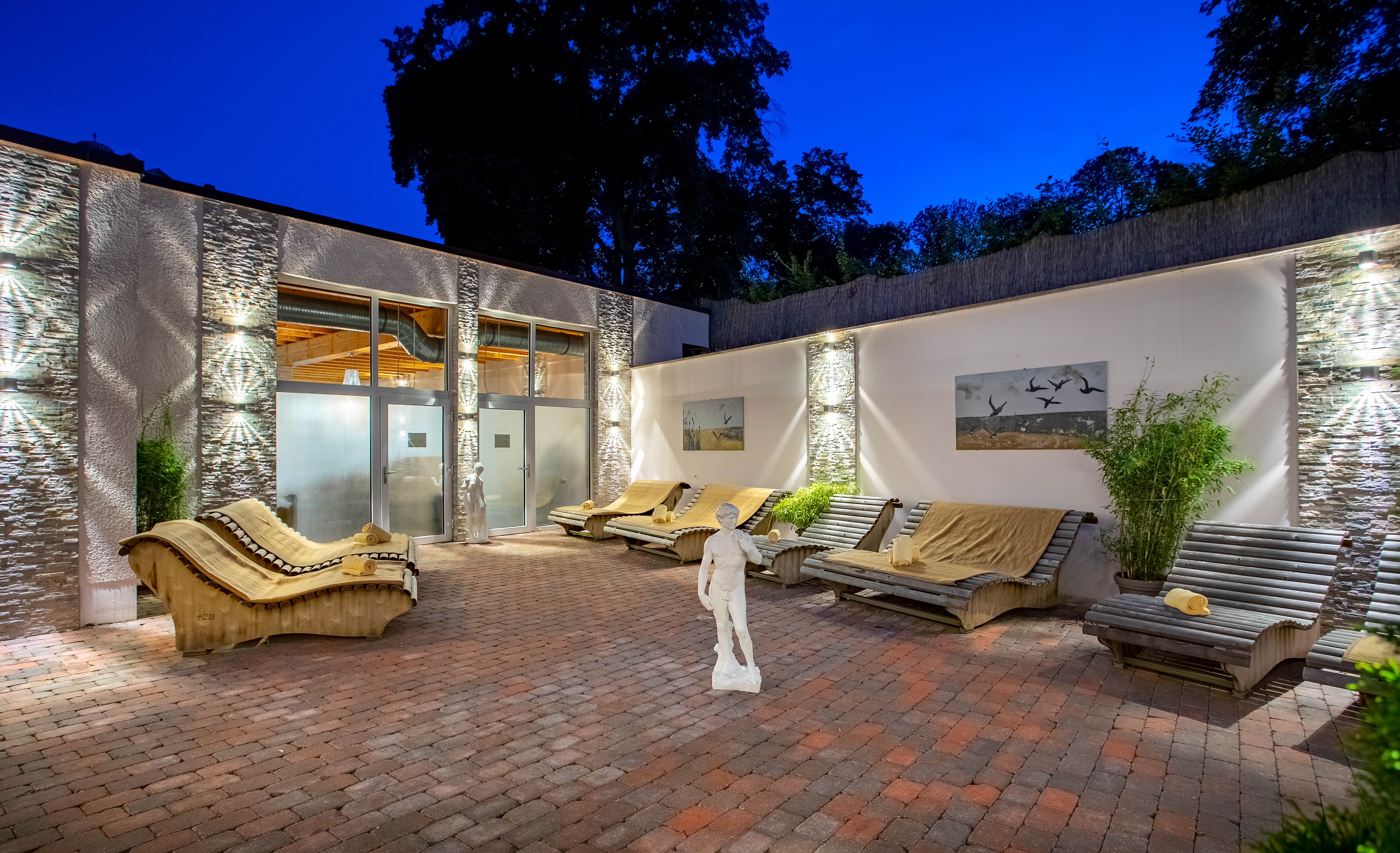 Wellnesshotel: Pool & Sauna Außenbereich - Hotel Badehof 