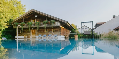 Wellnessurlaub - Day SPA - Knotzberg (Neukirchen am Walde, Natternbach) - Saunastadl mit Außenpool - Hotel Drei Quellen Therme