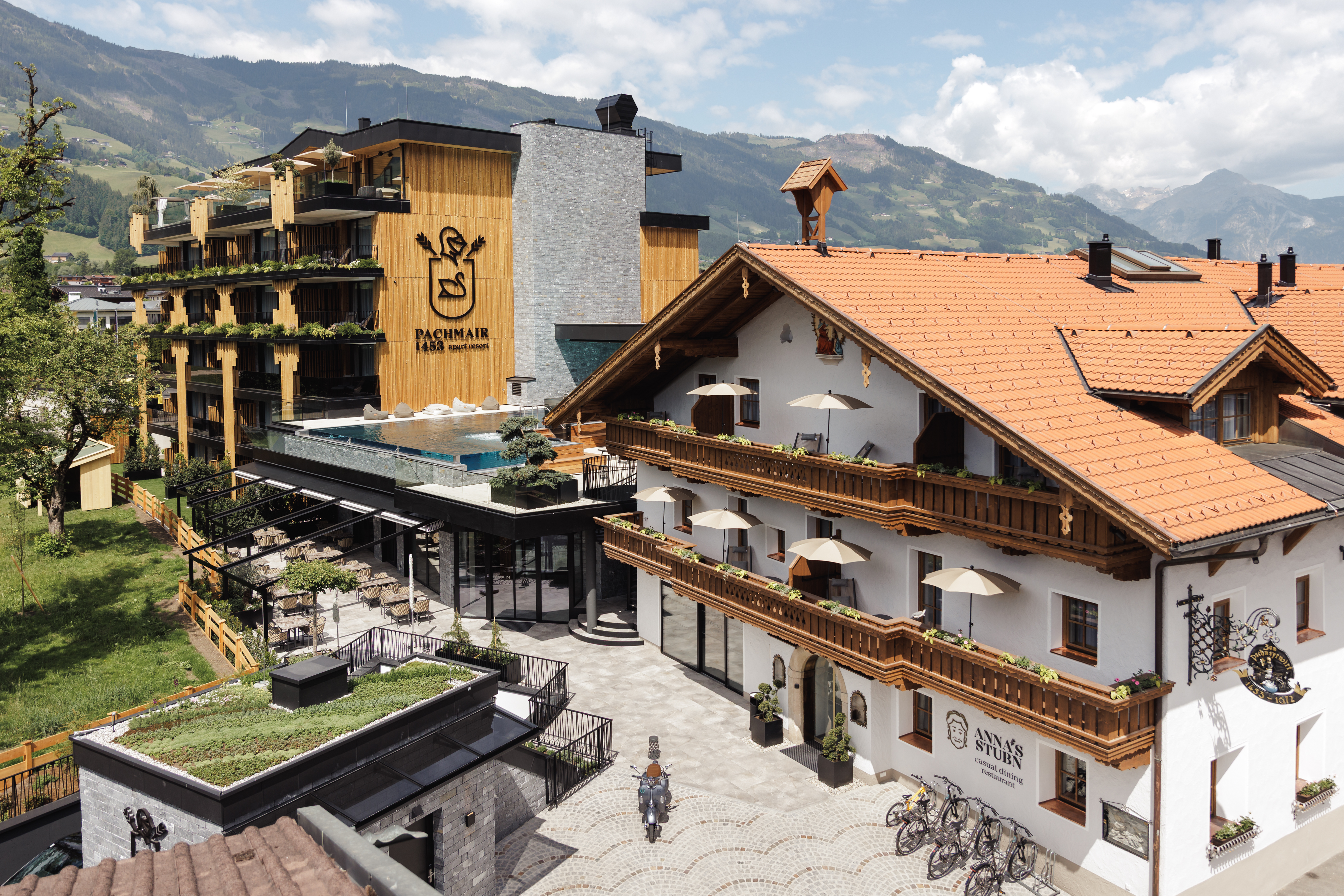 Wellnessurlaub - Außenansicht gesamt Sommer - PACHMAIR 1453 apart resort