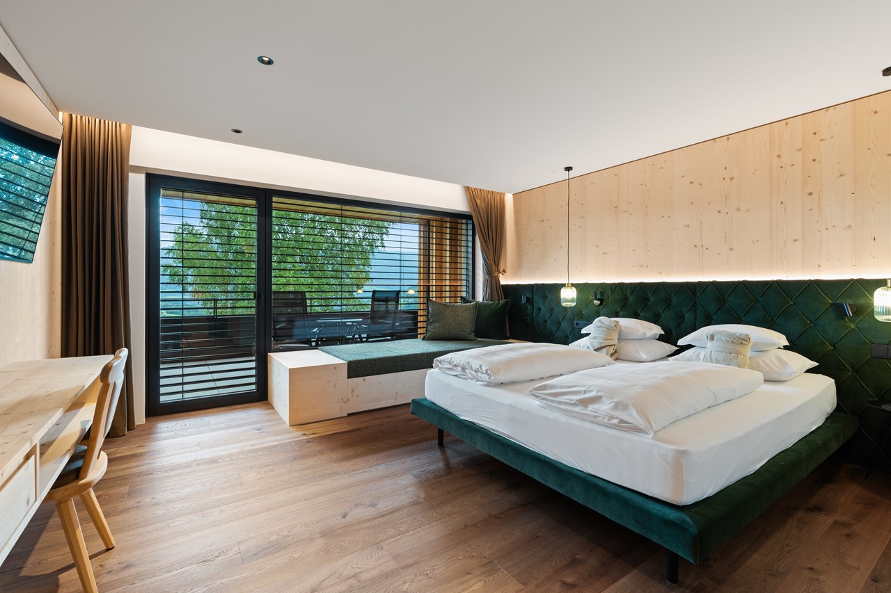 Dolomites Nature Hotel Vigilerhof Zimmerkategorien Doppelzimmer Deluxe Talblick