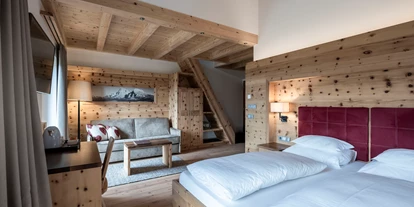 Wellnessurlaub - Oberbozen - Doppelzimmer / Familienzimmer Mansarde mit Balkon - Dolomites Nature Hotel Vigilerhof