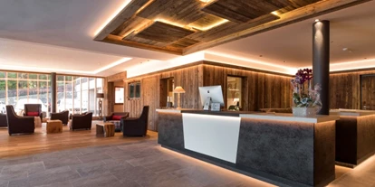 Wellnessurlaub - Oberbozen - Rezeption - Dolomites Nature Hotel Vigilerhof