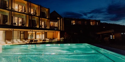 Wellnessurlaub - Restaurant - Lorenzenberg (Lavamünd) - Pool - Abendstimmung - Ratscher Landhaus