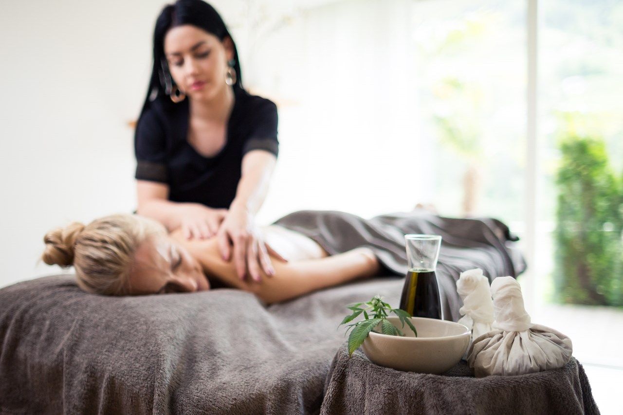 Hotel | Chalet Das Alpenschlössel Massagen im Detail NatureSPA