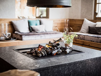 Wellnessurlaub - Fontanella - Empfangshalle - Wellnesshotel Walserhof