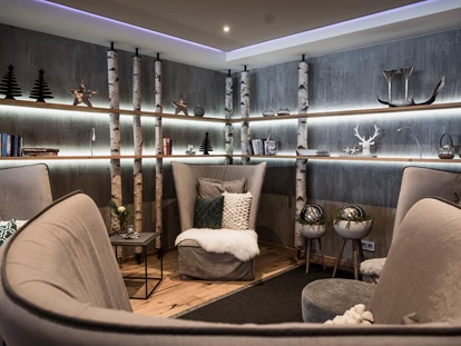 Wellnessurlaub - Fontanella - Lounge mit Lesebereich - Wellnesshotel Walserhof