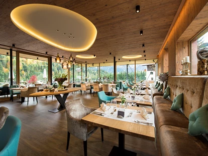 Wellnessurlaub - Fontanella - Restaurant Wintergarten - Wellnesshotel Walserhof