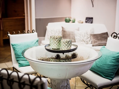 Wellnessurlaub - Fontanella - Wartebereich Anwendungen - Wellnesshotel Walserhof