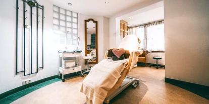 Wellnessurlaub - Biosauna - Isny im Allgäu - Kosmetikraum - Wellnesshotel Warther Hof