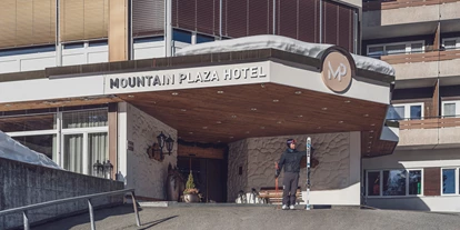 Wellnessurlaub - Day SPA - Graubünden - Aussenansicht Nahaufnahme - Mountain Plaza Hotel