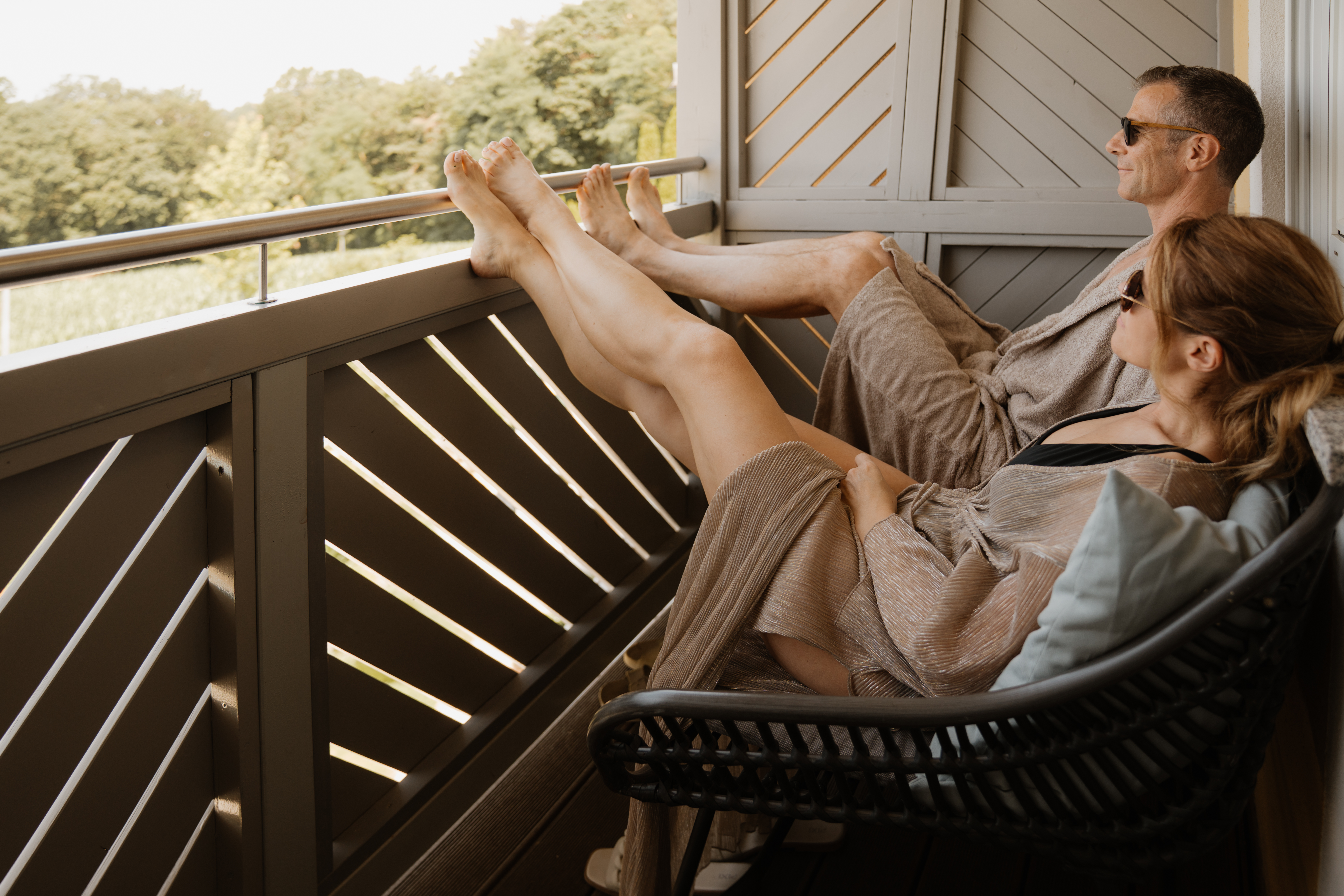 Wellnesshotel: Ausblick vom Fantasy Love Room direkt in den Kuschelgarten  - Maiers Kuschelhotel Loipersdorf  - Zimmer | Suiten