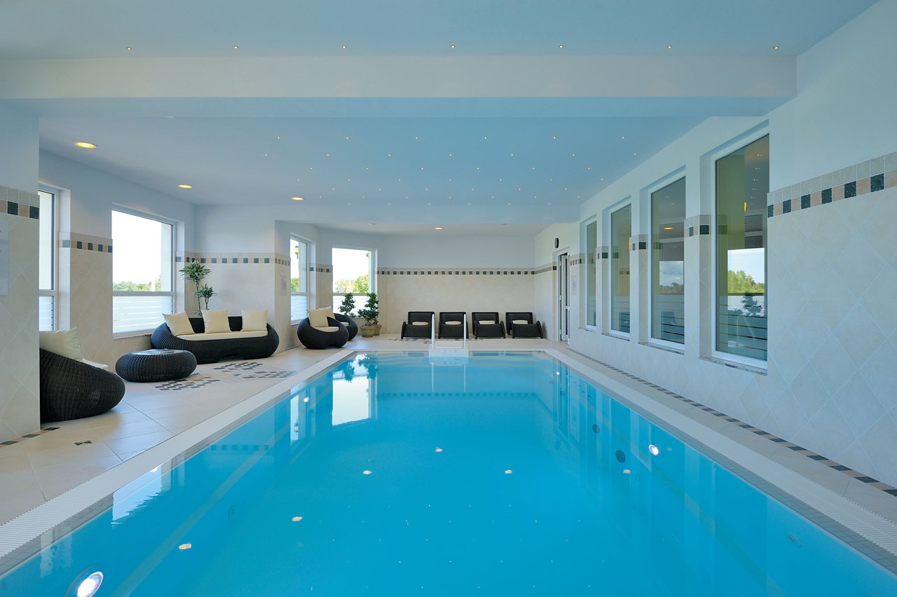 Hotel Godewind Thiessow Saunen und Bäder im Detail Indoorpool
