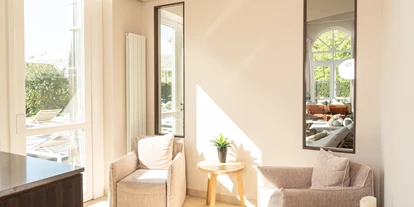 Wellnessurlaub - Babysitterservice - SCHLOSS Spa Wartebereich Anwendungen - SCHLOSS Hotel Fleesensee