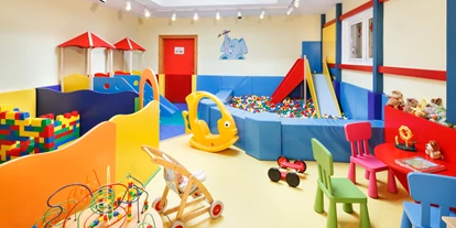 Wellnessurlaub - Babysitterservice - Kinderspielraum - Familienhotel Hinteregger