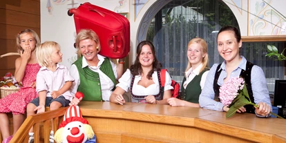 Wellnessurlaub - Babysitterservice - Team - Familienhotel Hinteregger