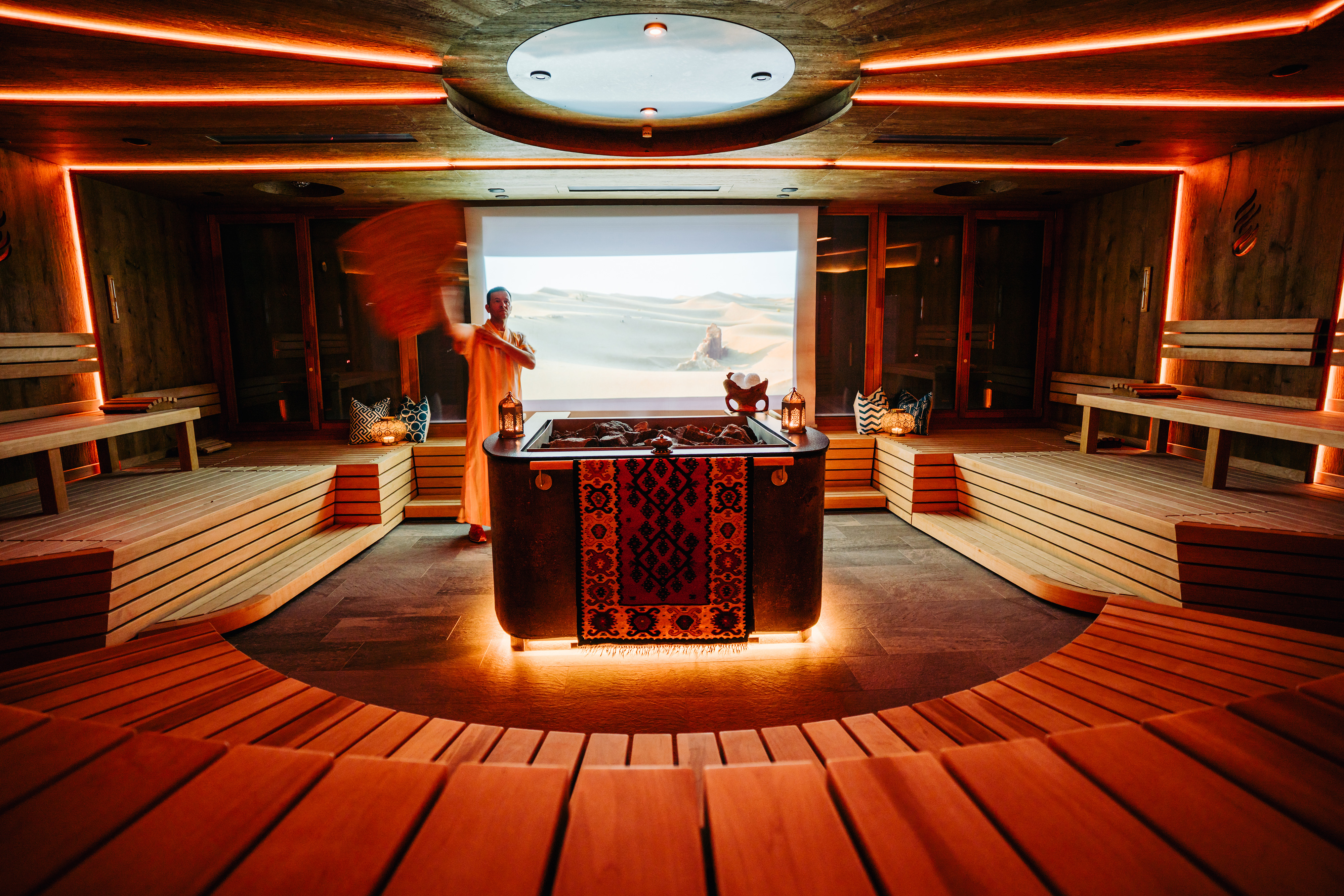 Wellnesshotel: Vielfältige Showaufgüsse in der Konzertsauna - Feuerberg Mountain Resort