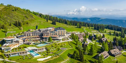 Wellnessurlaub - Ladestation Elektroauto - Eden (Glödnitz) - Auf 1 769 Metern Höhe, hoch über den Tälern und Seen Kärntens, liegt das Mountain Resort Feuerberg. Dort wo die Luft klar und der Blick unendlich ist, begegnet man einer Welt, die von seltener Schönheit und tiefem Frieden geprägt ist - Feuerberg Mountain Resort