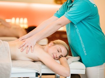 Seepark Wörthersee Resort Massagen im Detail Kombination aus klassischer Teilkörper- und Fußreflexzonenmassage